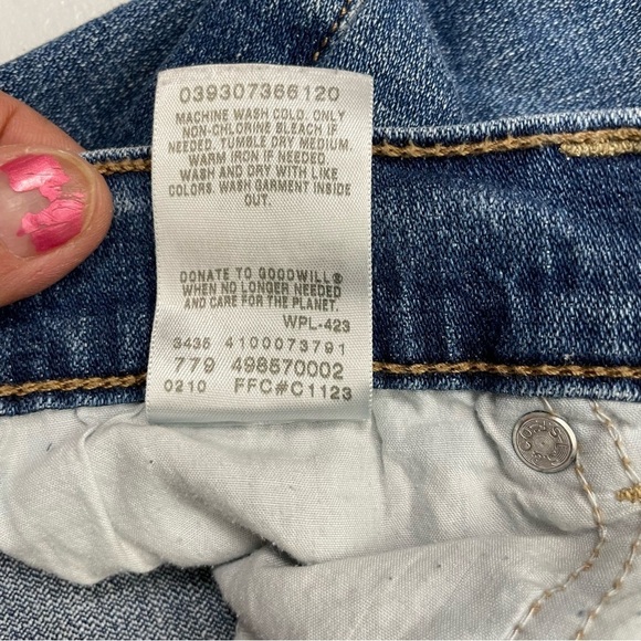 Levis 515 Jeans Womens 4
Roll Up Capri Pants Mid Rise Stretch Denim Medium Wash - Picture 8 of 11